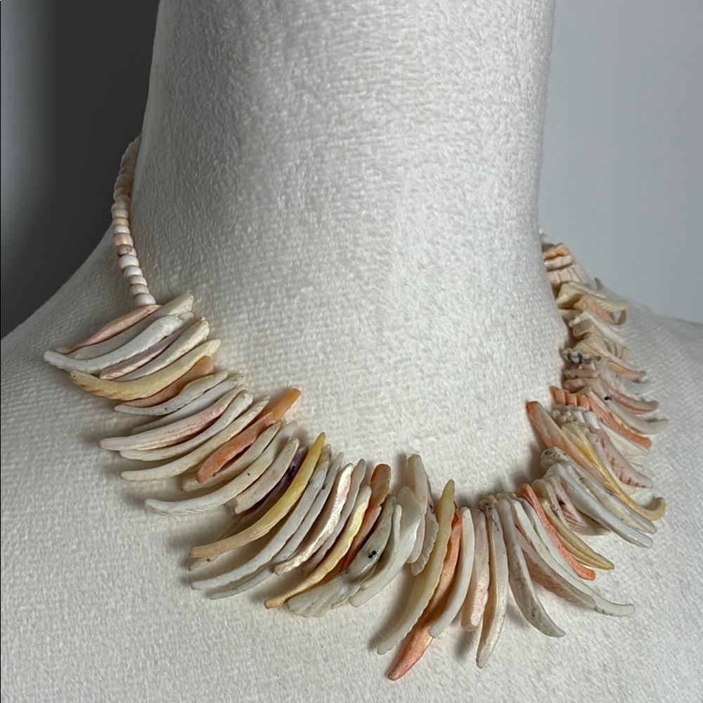 Stunning Multicolor Natural Shell Statement Neckl… - image 2